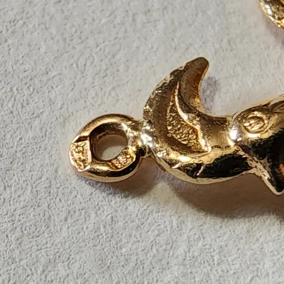 18k Rooster Charm Yellow Gold Decorative Ornate Hearts Swirls - Picture 8 of 8